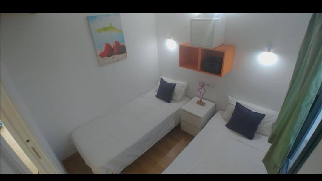 Private Room & Sunny Terrace San Bartolome Bagian luar foto